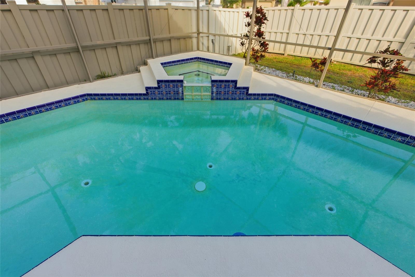 484 AVILA CIR NE, ST PETERSBURG, FL, 33703