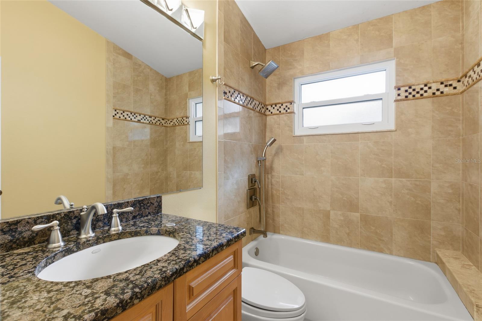 484 AVILA CIR NE, ST PETERSBURG, FL, 33703