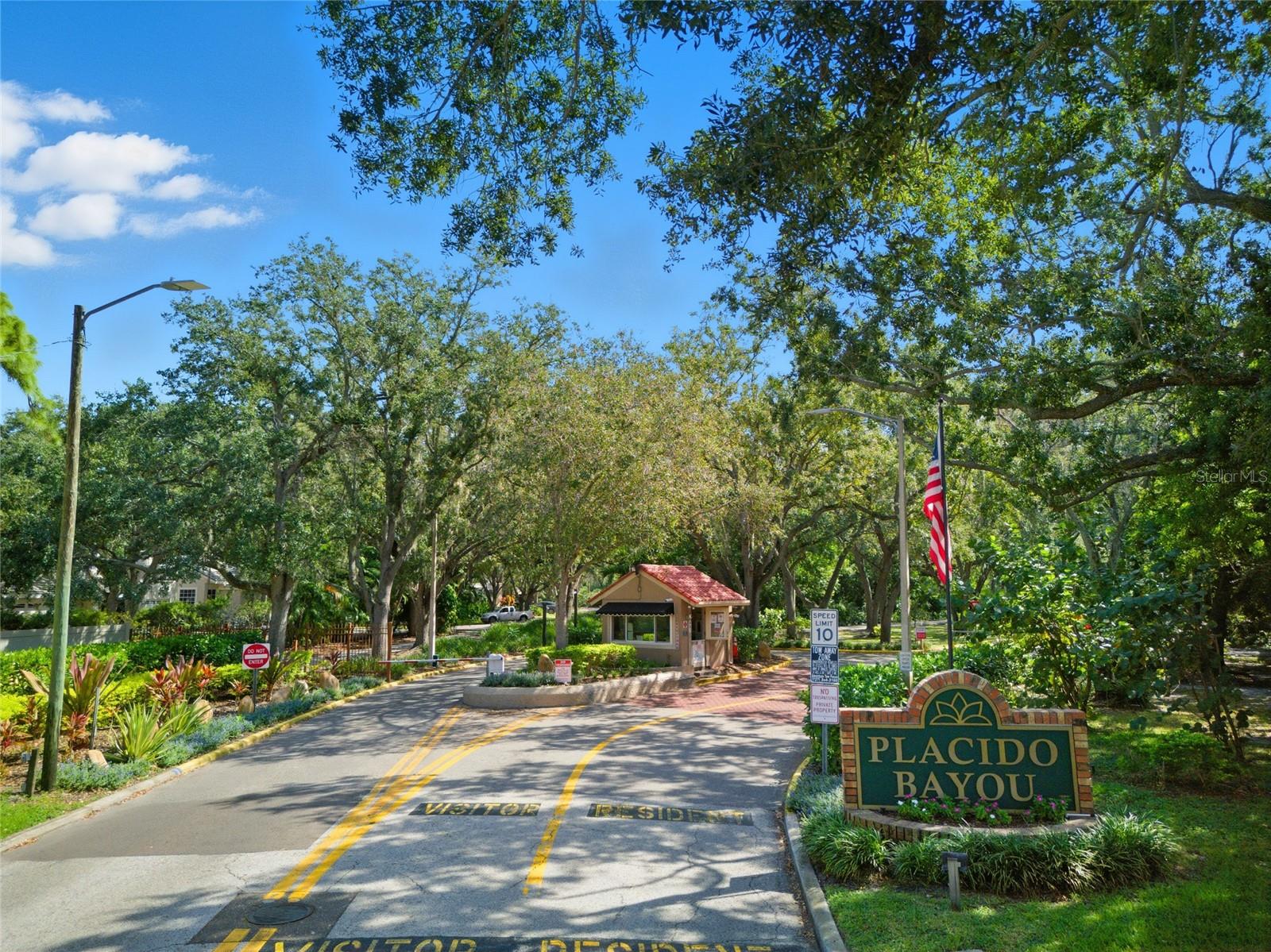 484 AVILA CIR NE, ST PETERSBURG, FL, 33703