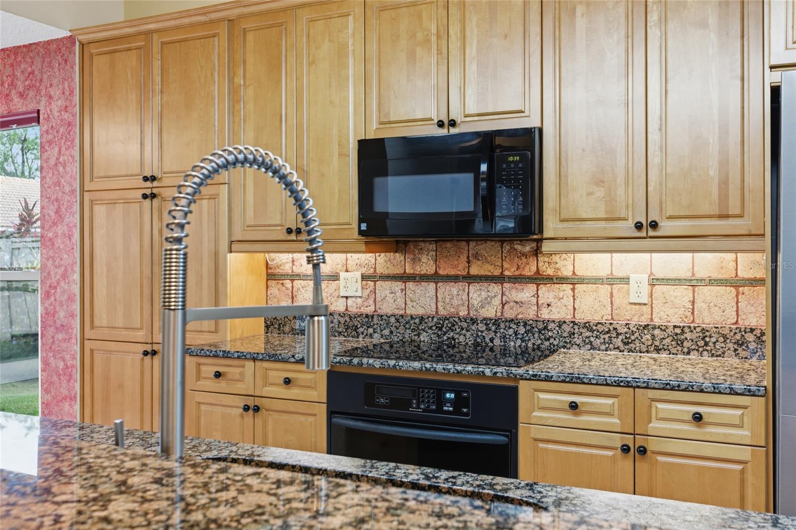 484 AVILA CIR NE, ST PETERSBURG, FL, 33703