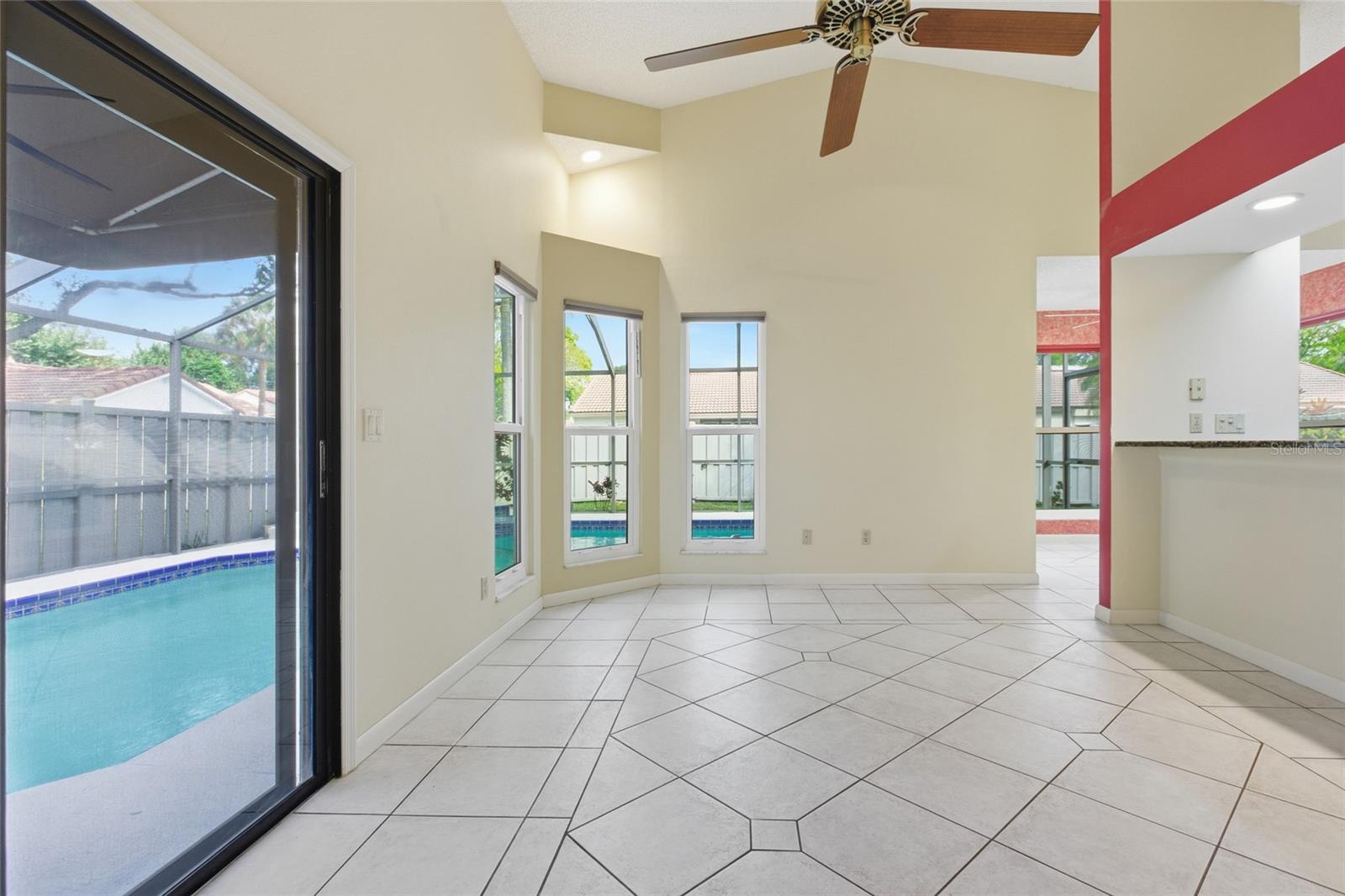 484 AVILA CIR NE, ST PETERSBURG, FL, 33703