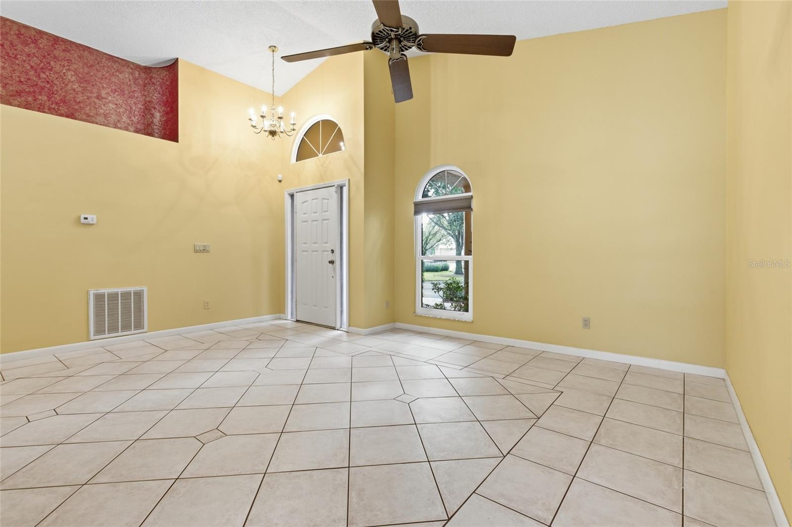 484 AVILA CIR NE, ST PETERSBURG, FL, 33703