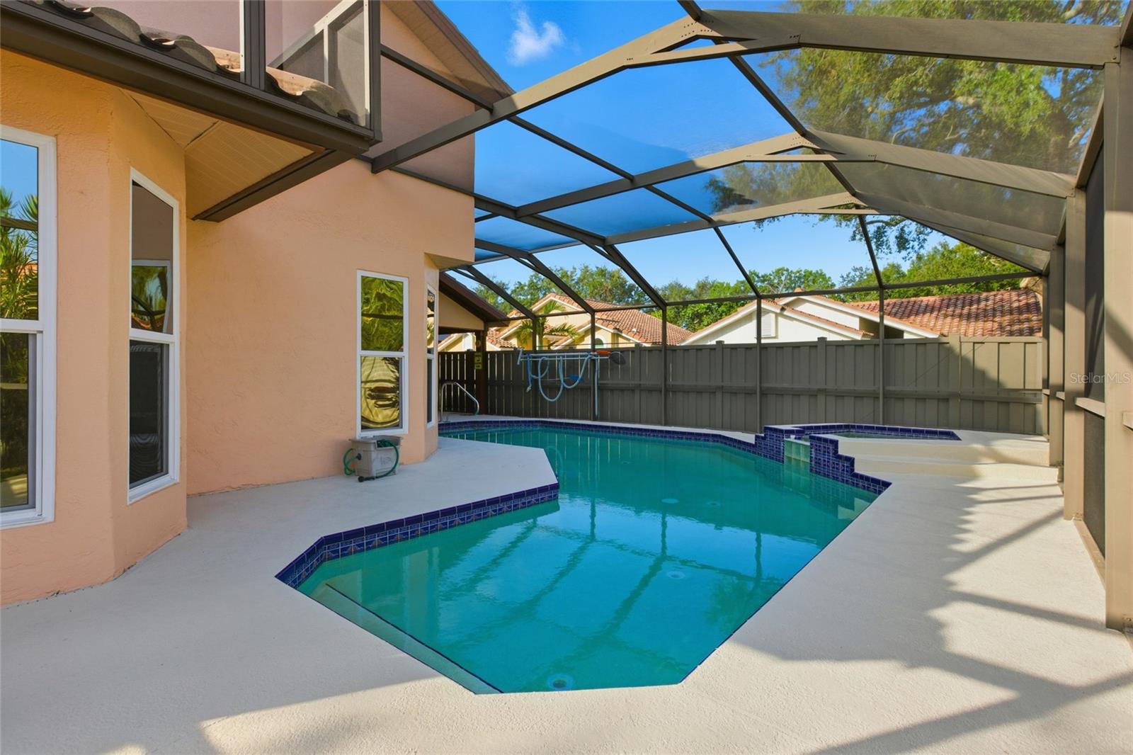 484 AVILA CIR NE, ST PETERSBURG, FL, 33703