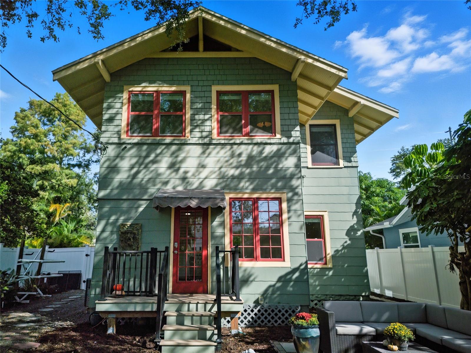 240 9TH AVE N, ST PETERSBURG, FL, 33701