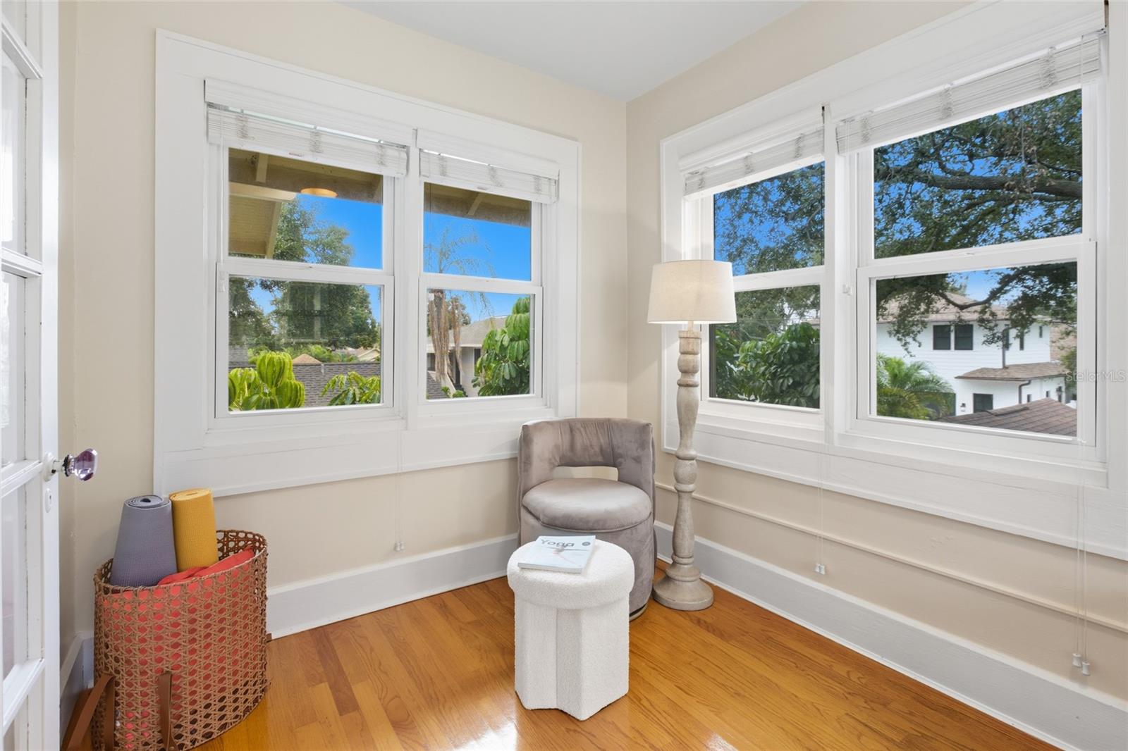 240 9TH AVE N, ST PETERSBURG, FL, 33701