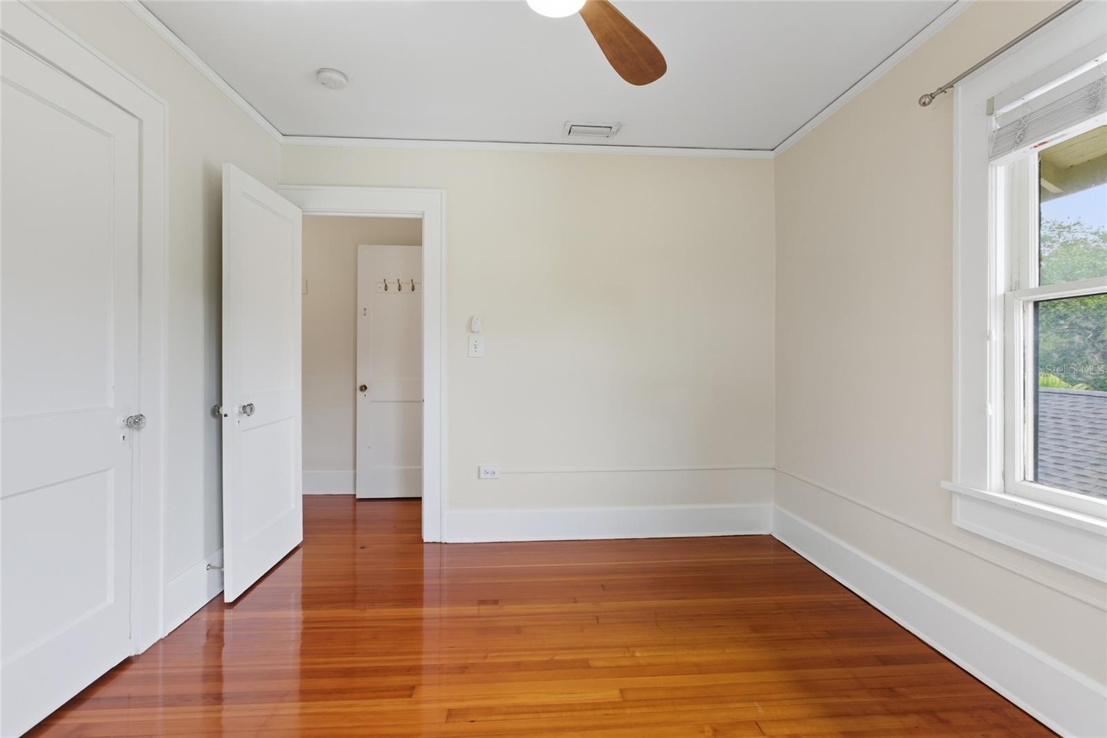 240 9TH AVE N, ST PETERSBURG, FL, 33701