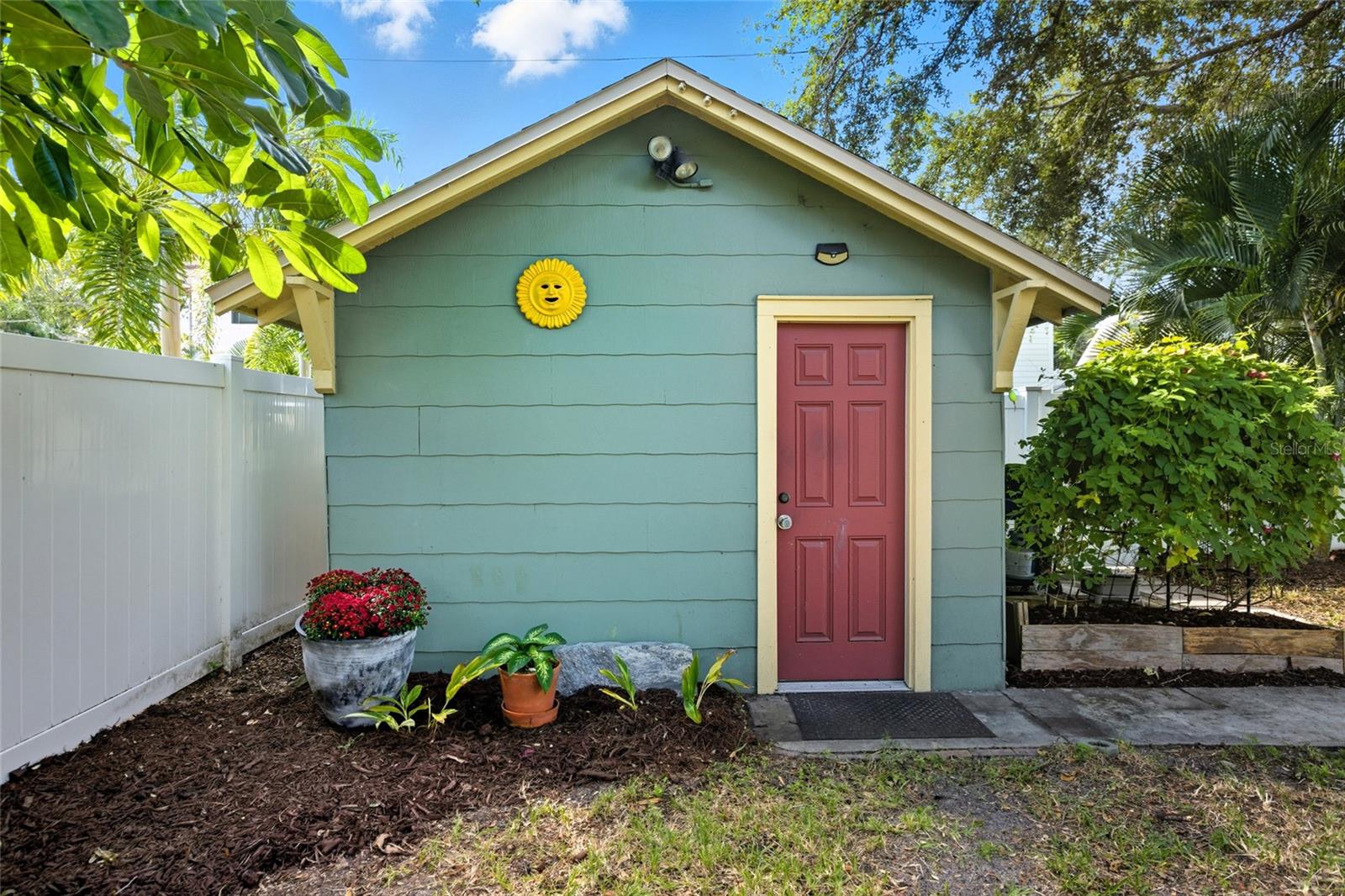 240 9TH AVE N, ST PETERSBURG, FL, 33701