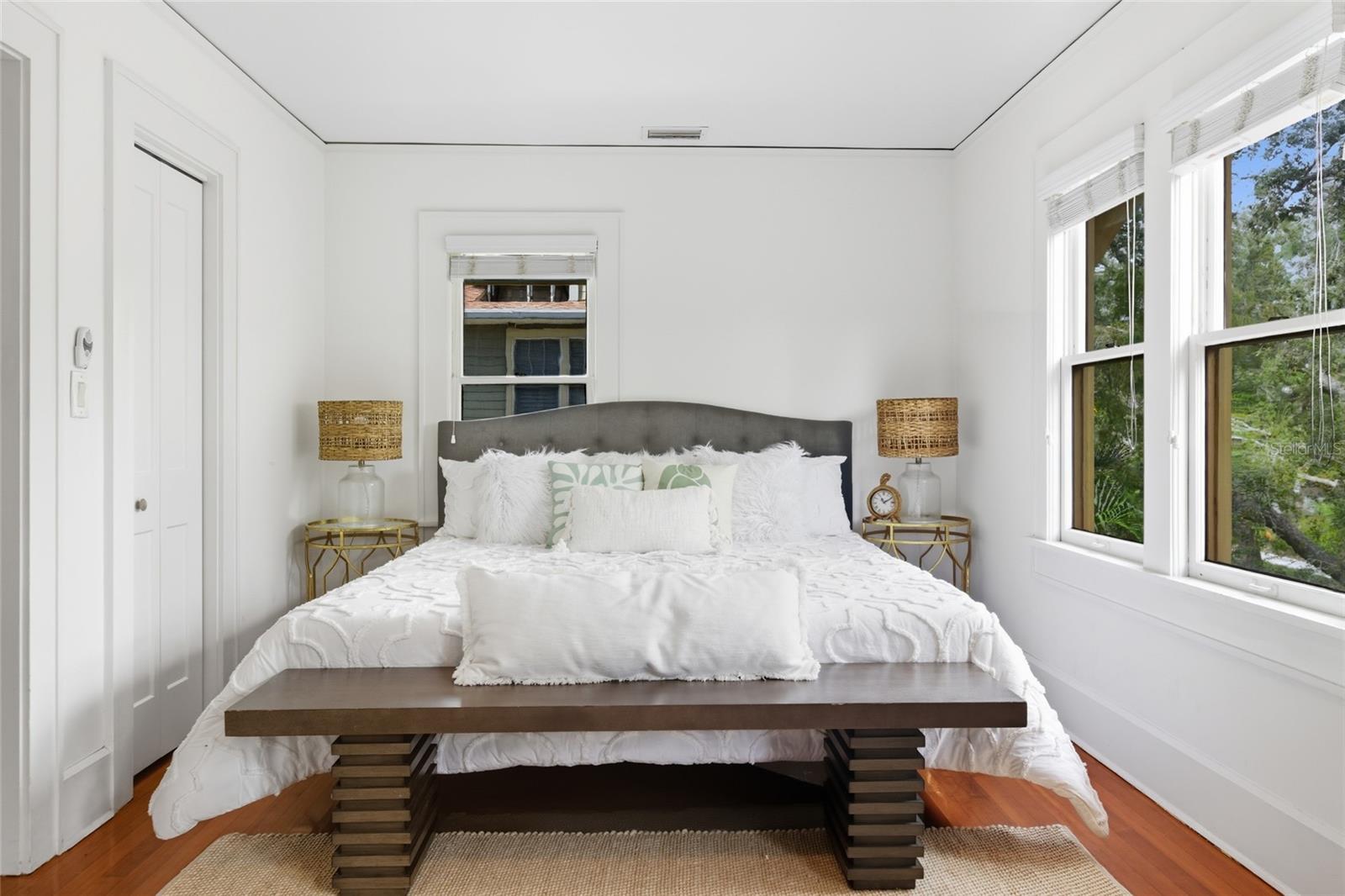 240 9TH AVE N, ST PETERSBURG, FL, 33701