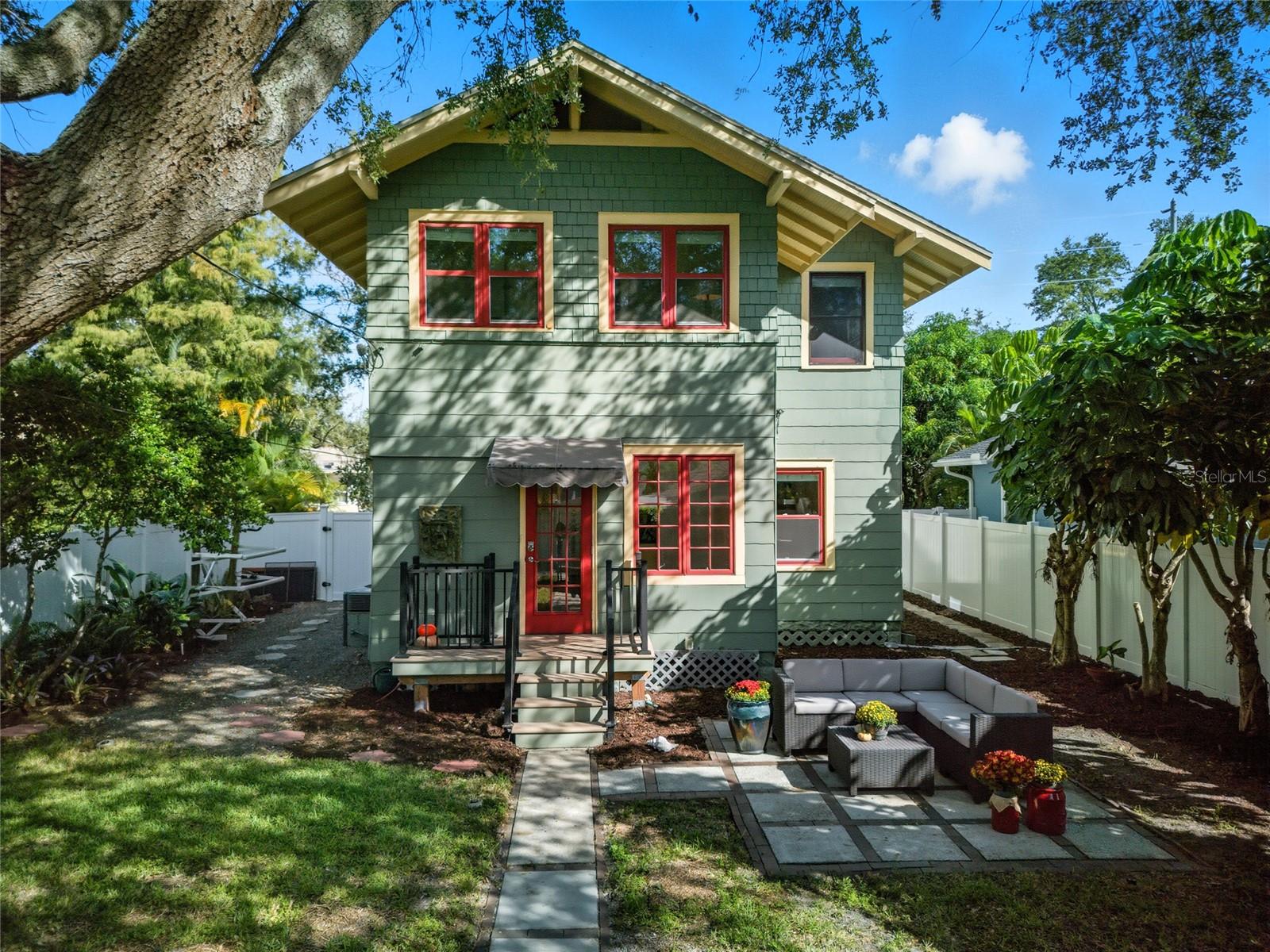 240 9TH AVE N, ST PETERSBURG, FL, 33701