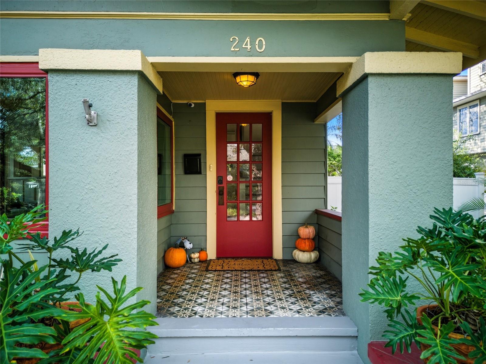 240 9TH AVE N, ST PETERSBURG, FL, 33701