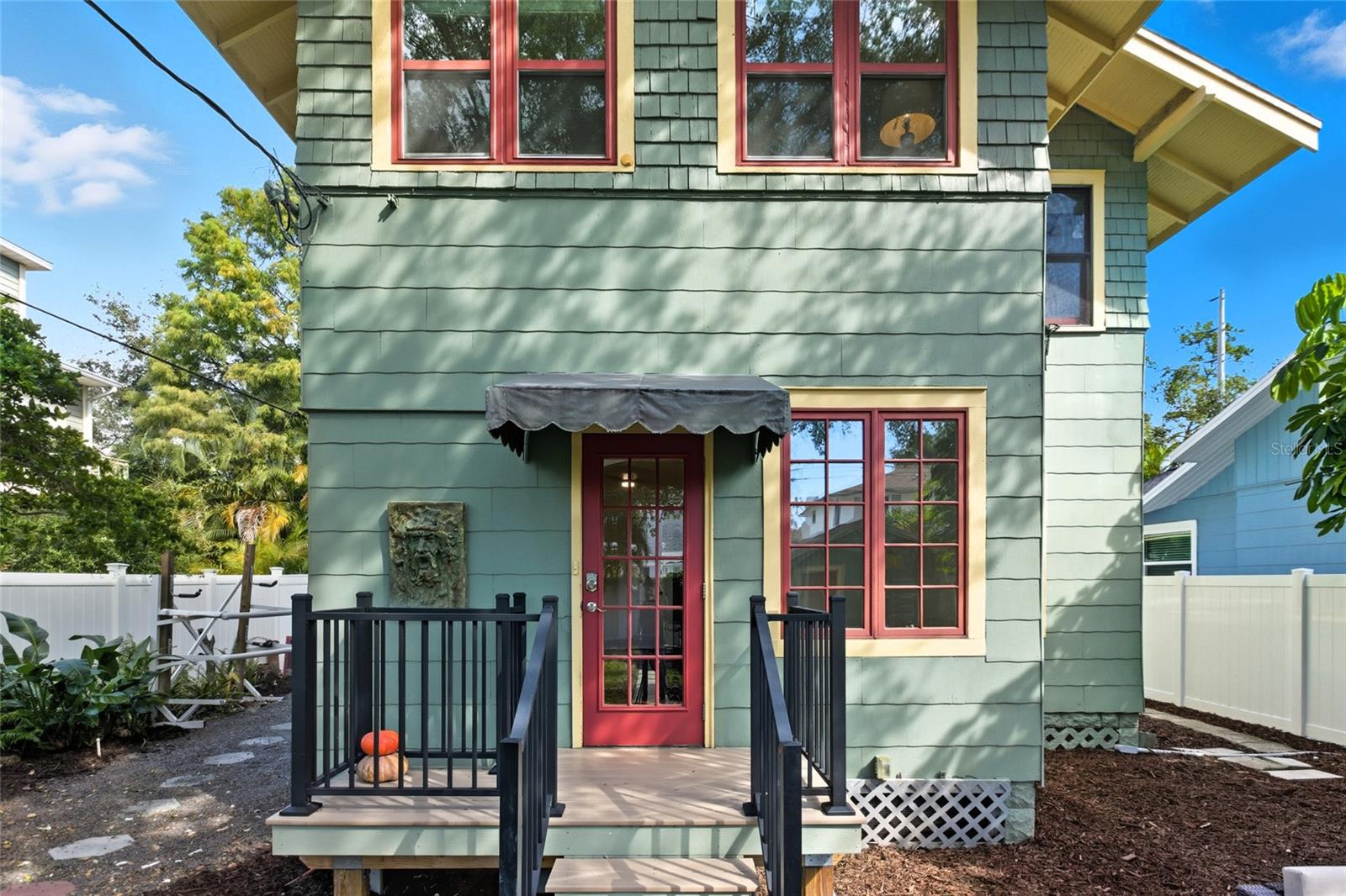 240 9TH AVE N, ST PETERSBURG, FL, 33701