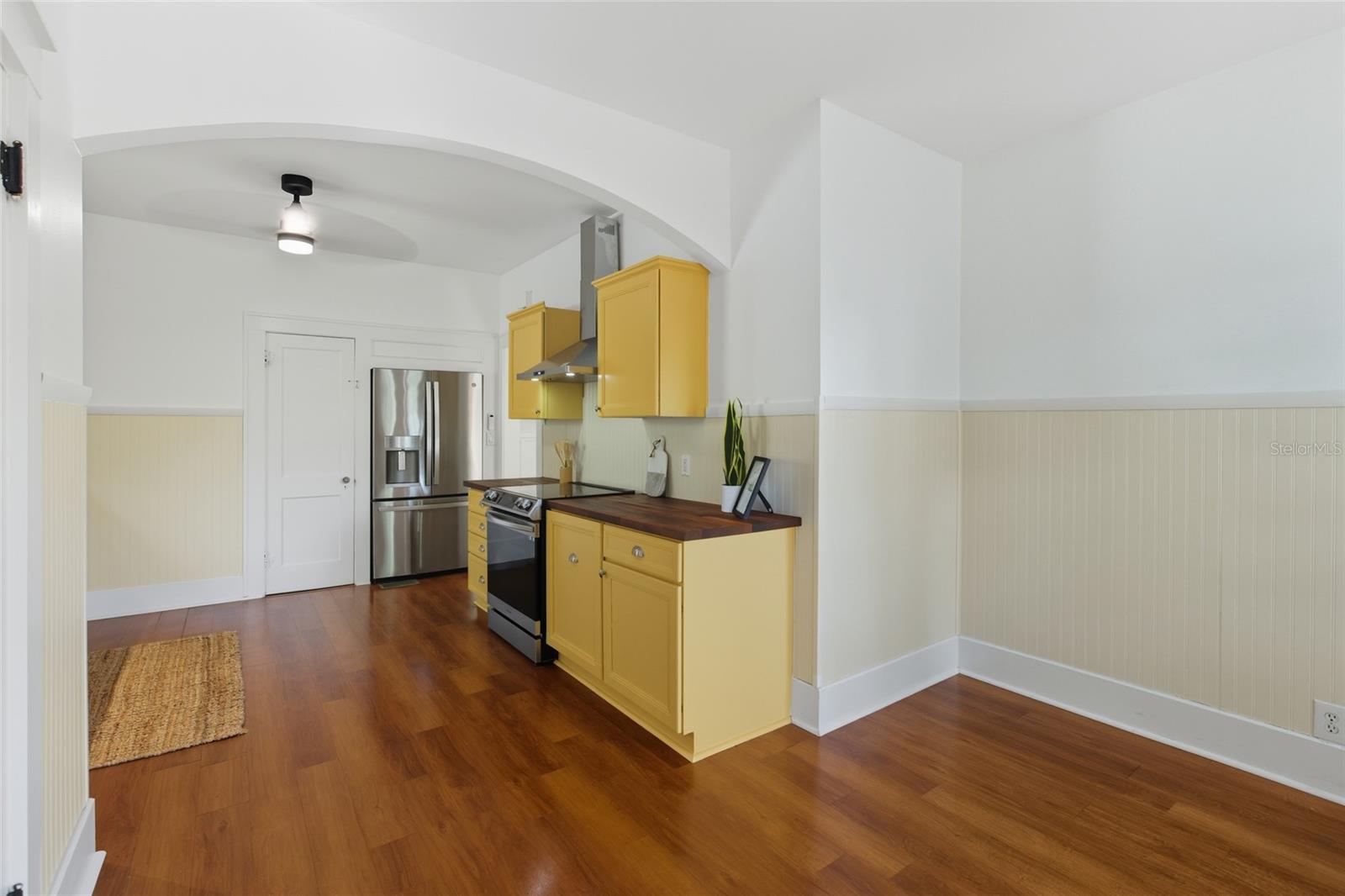 240 9TH AVE N, ST PETERSBURG, FL, 33701