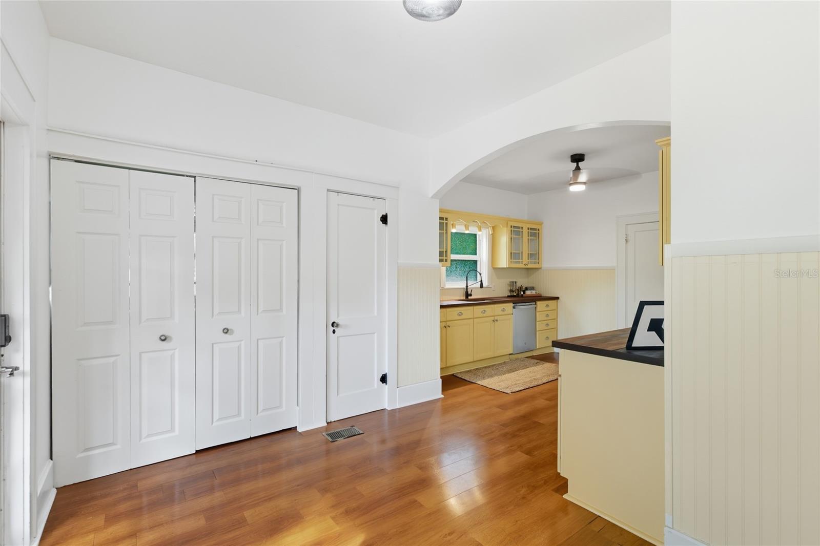 240 9TH AVE N, ST PETERSBURG, FL, 33701