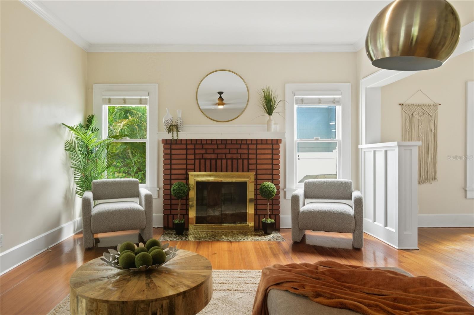 240 9TH AVE N, ST PETERSBURG, FL, 33701