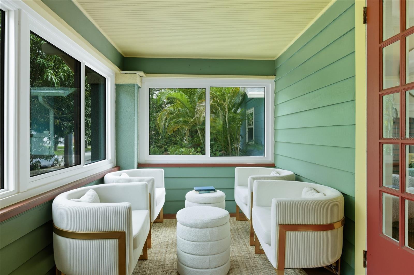 240 9TH AVE N, ST PETERSBURG, FL, 33701