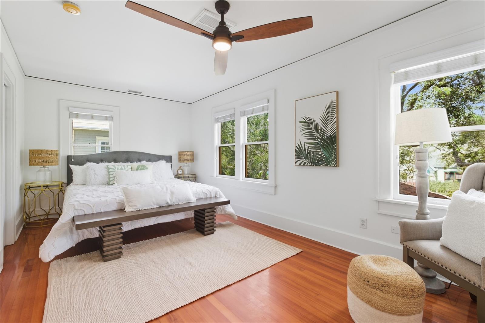 240 9TH AVE N, ST PETERSBURG, FL, 33701