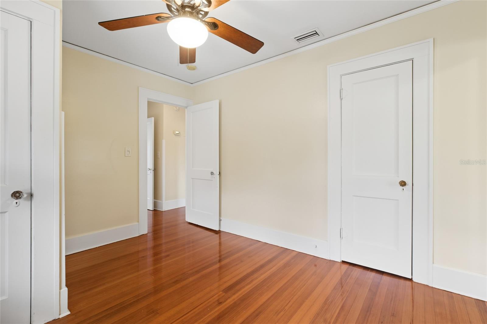 240 9TH AVE N, ST PETERSBURG, FL, 33701