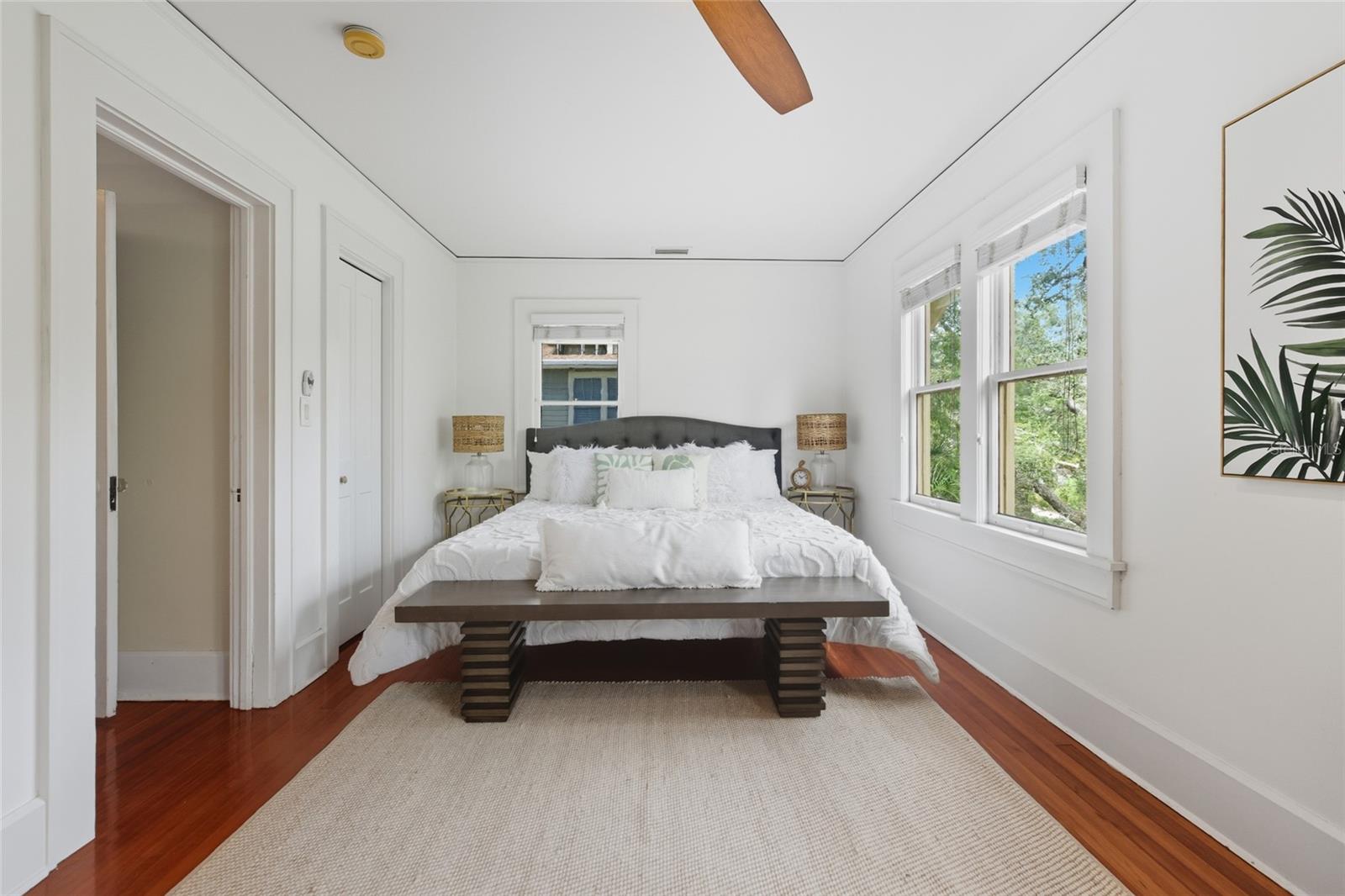 240 9TH AVE N, ST PETERSBURG, FL, 33701