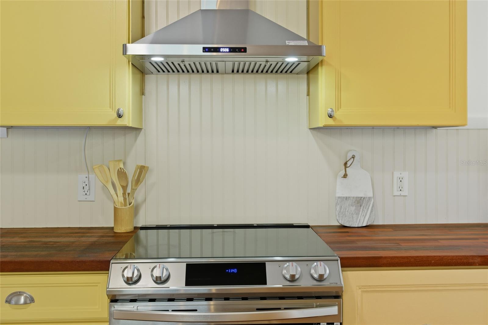 240 9TH AVE N, ST PETERSBURG, FL, 33701