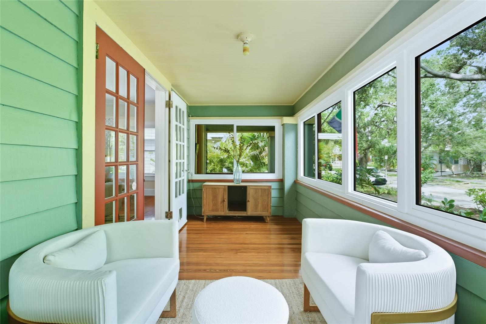 240 9TH AVE N, ST PETERSBURG, FL, 33701