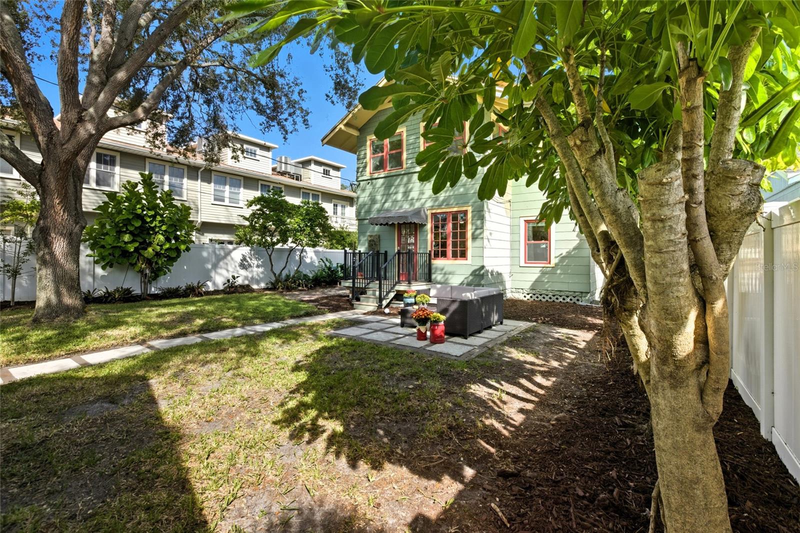 240 9TH AVE N, ST PETERSBURG, FL, 33701