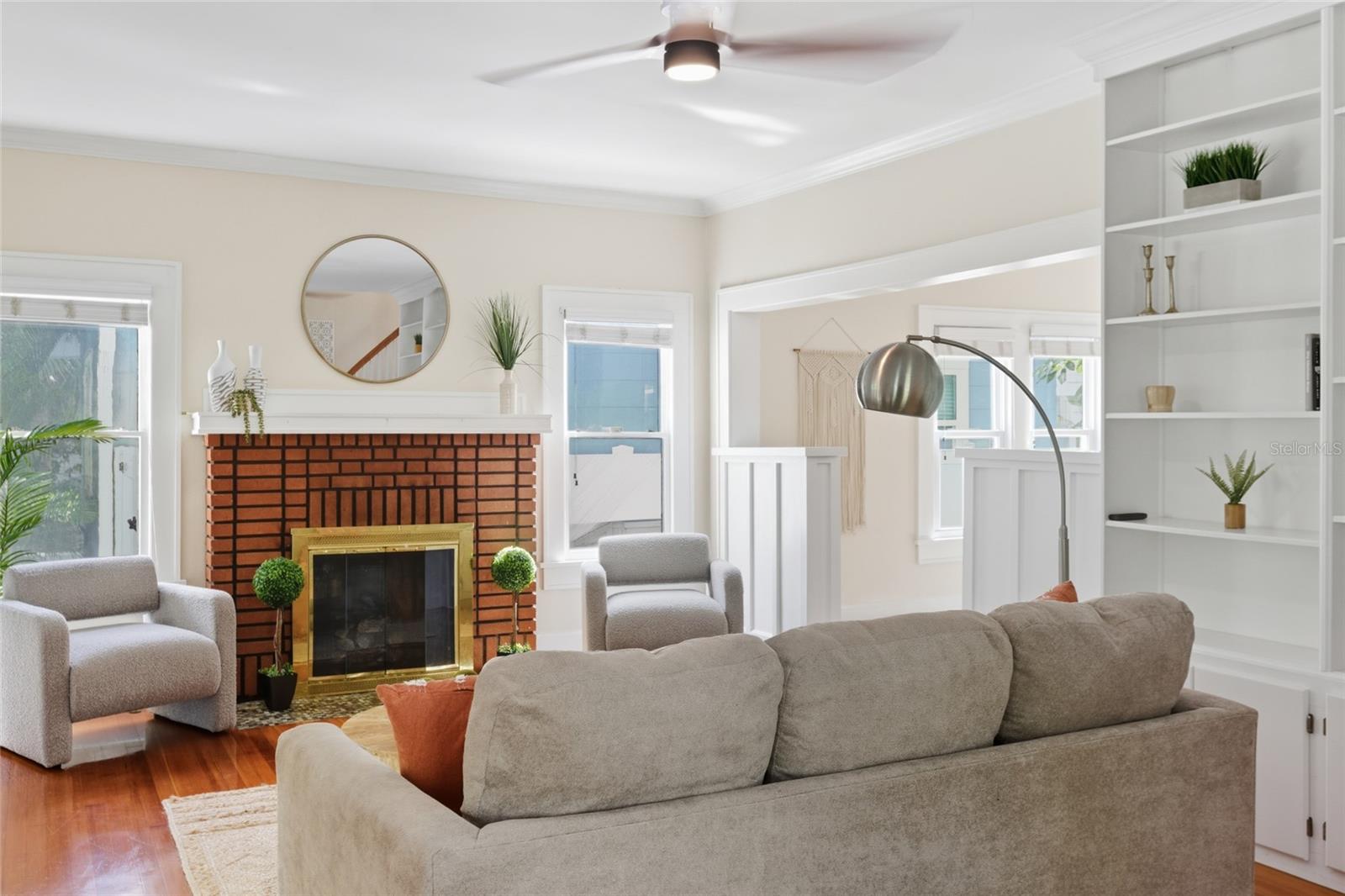 240 9TH AVE N, ST PETERSBURG, FL, 33701