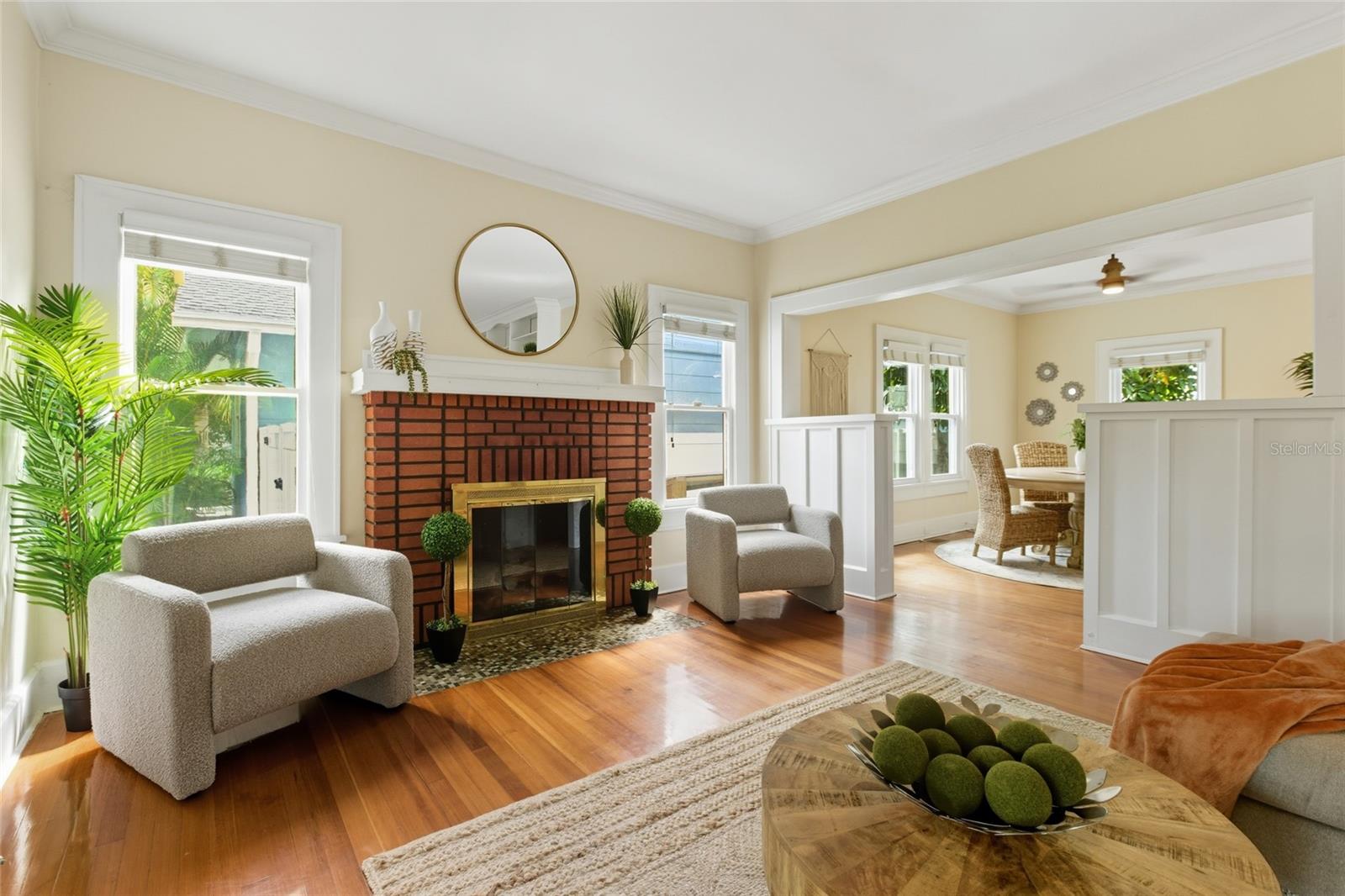 240 9TH AVE N, ST PETERSBURG, FL, 33701