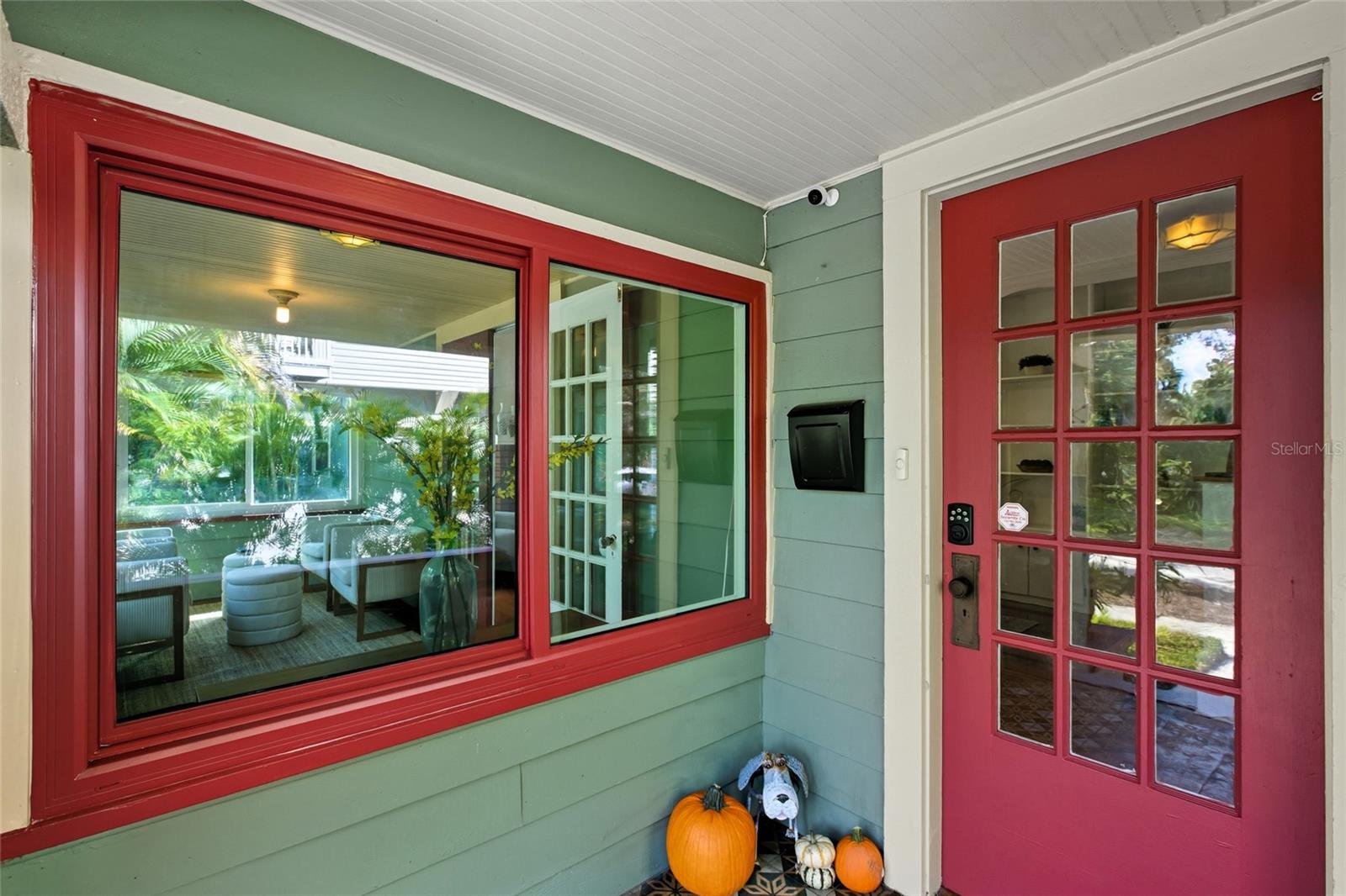 240 9TH AVE N, ST PETERSBURG, FL, 33701