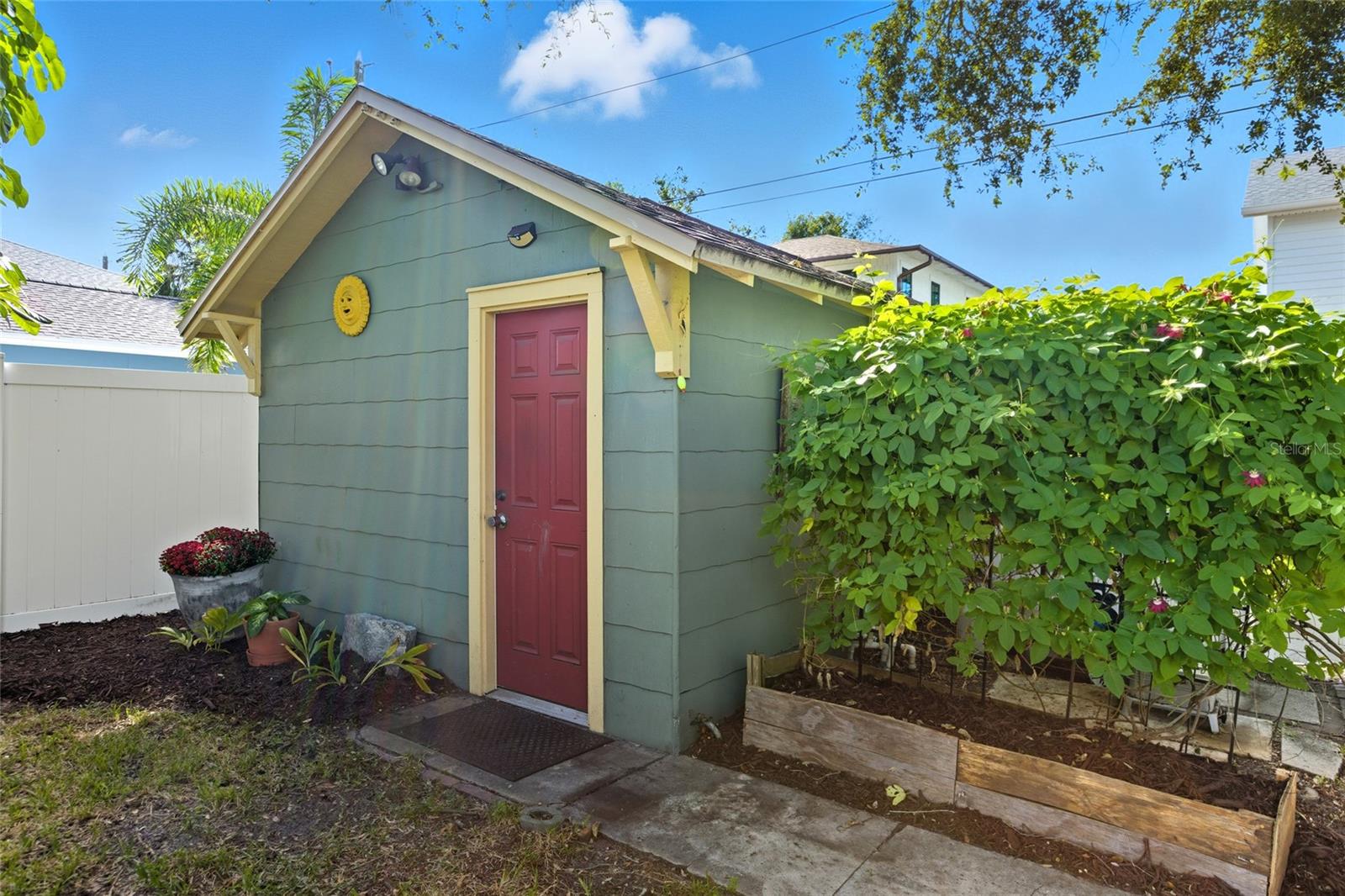 240 9TH AVE N, ST PETERSBURG, FL, 33701