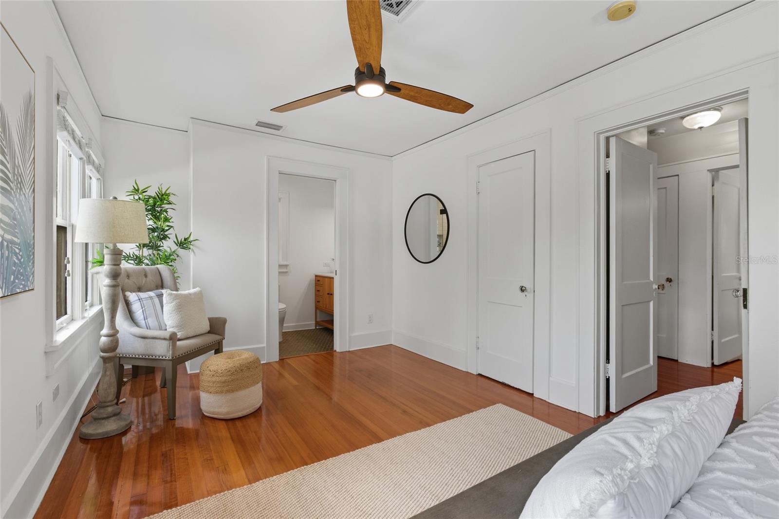 240 9TH AVE N, ST PETERSBURG, FL, 33701