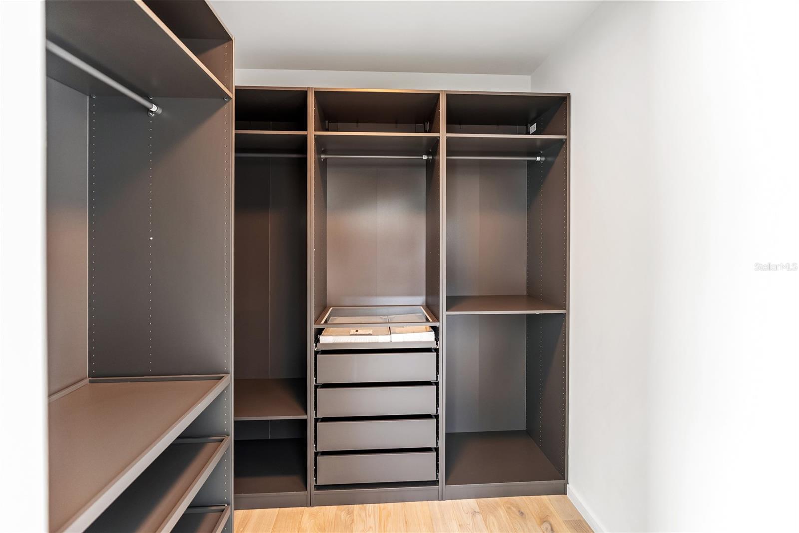 A4666725 Property Photo