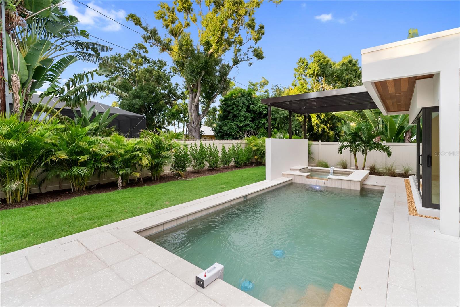 A4666725 Property Photo