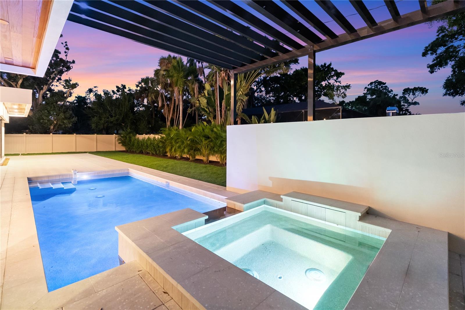 A4666725 Property Photo