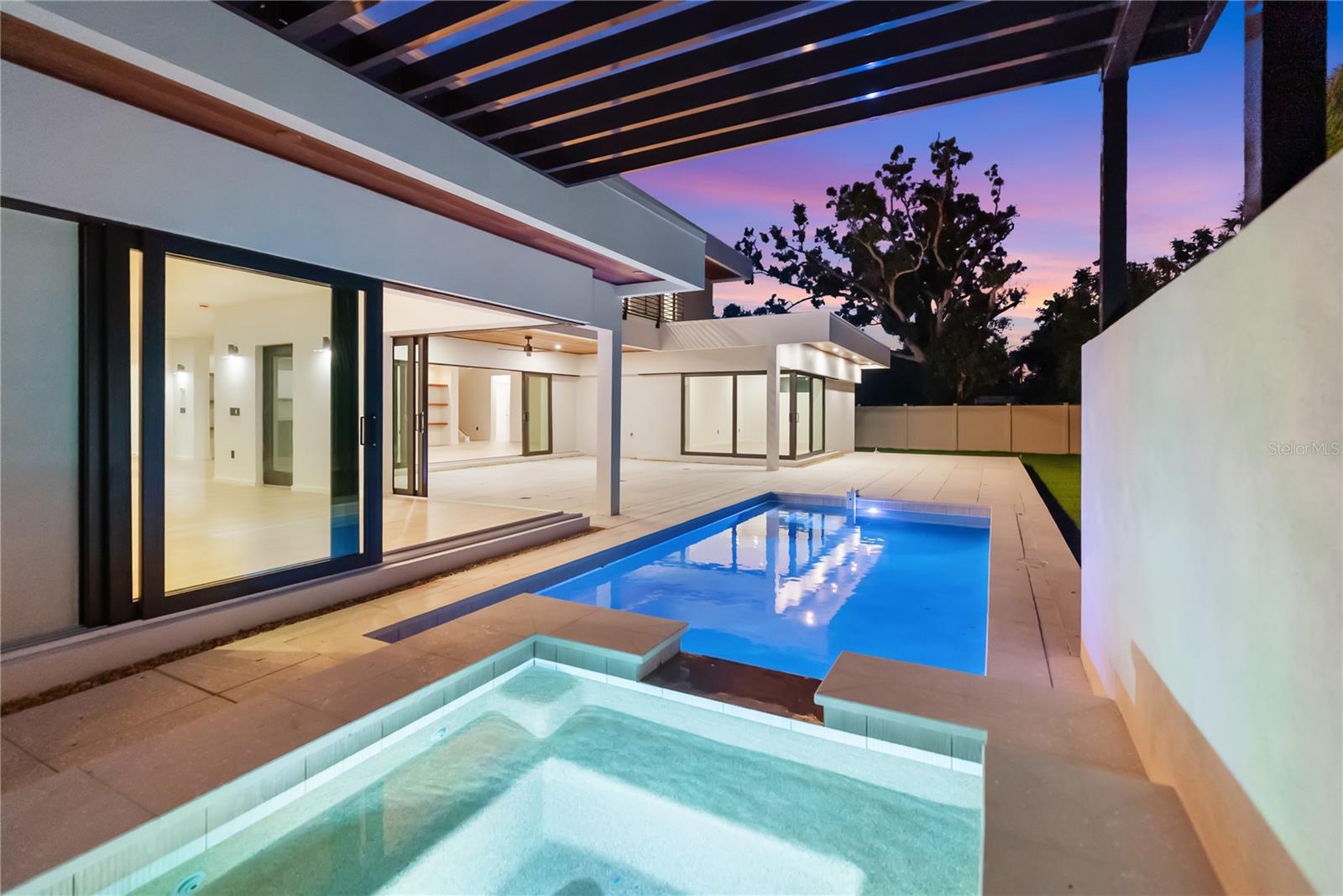 A4666725 Property Photo