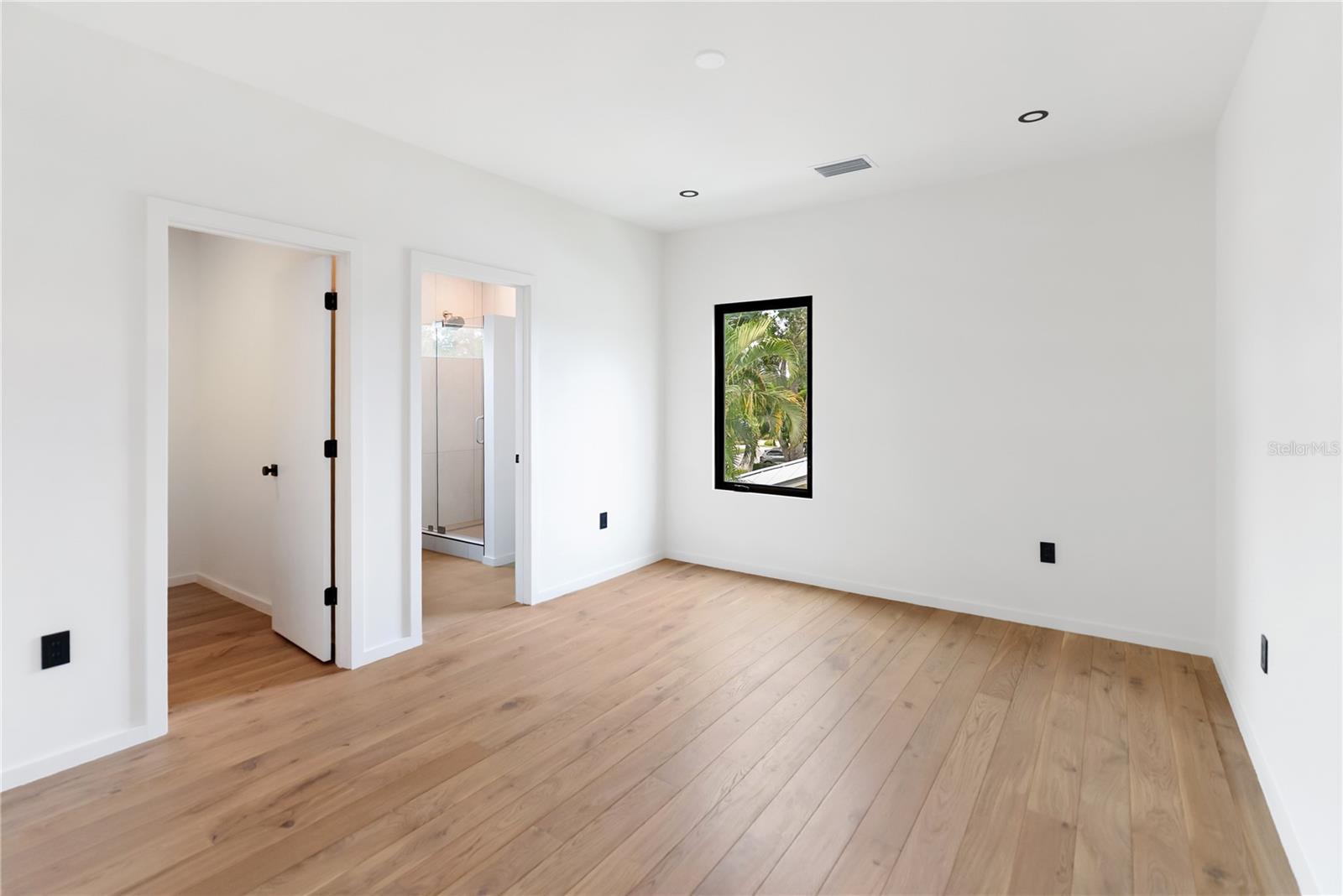 A4666725 Property Photo