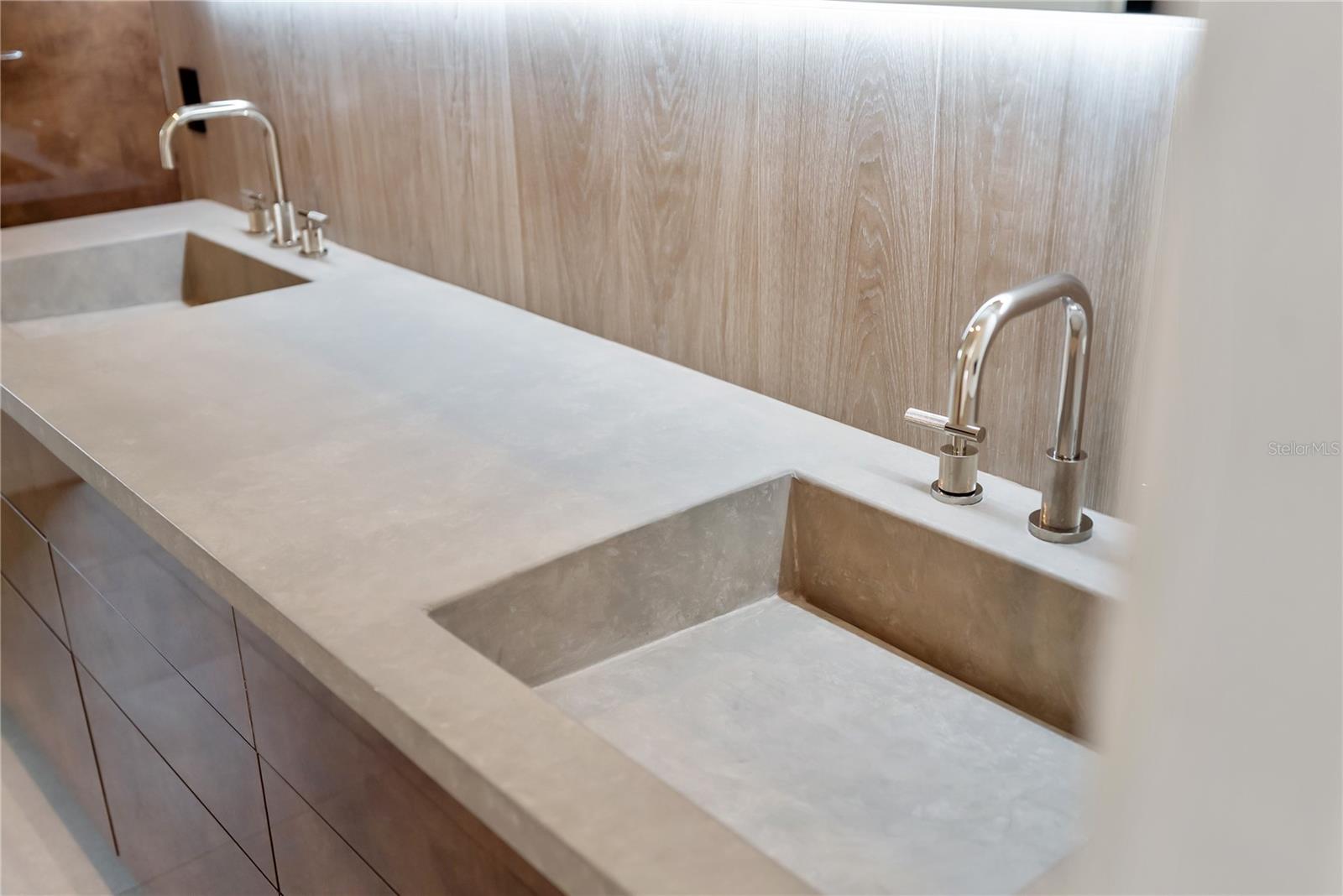 A4666725 Property Photo