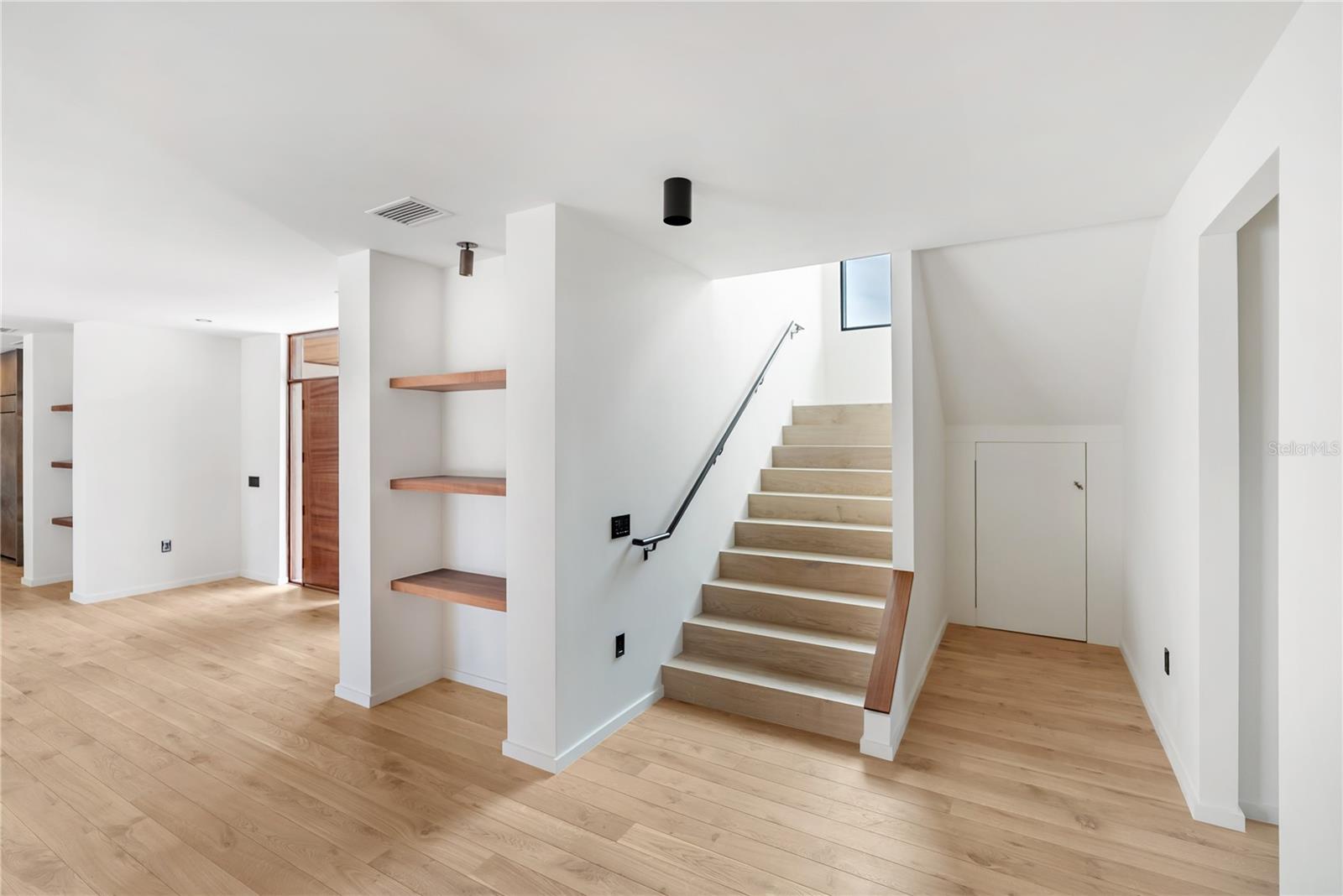 A4666725 Property Photo