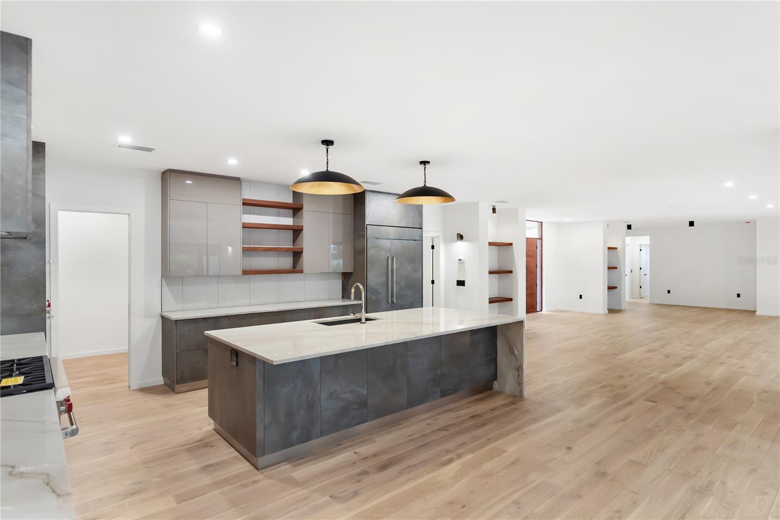 A4666725 Property Photo