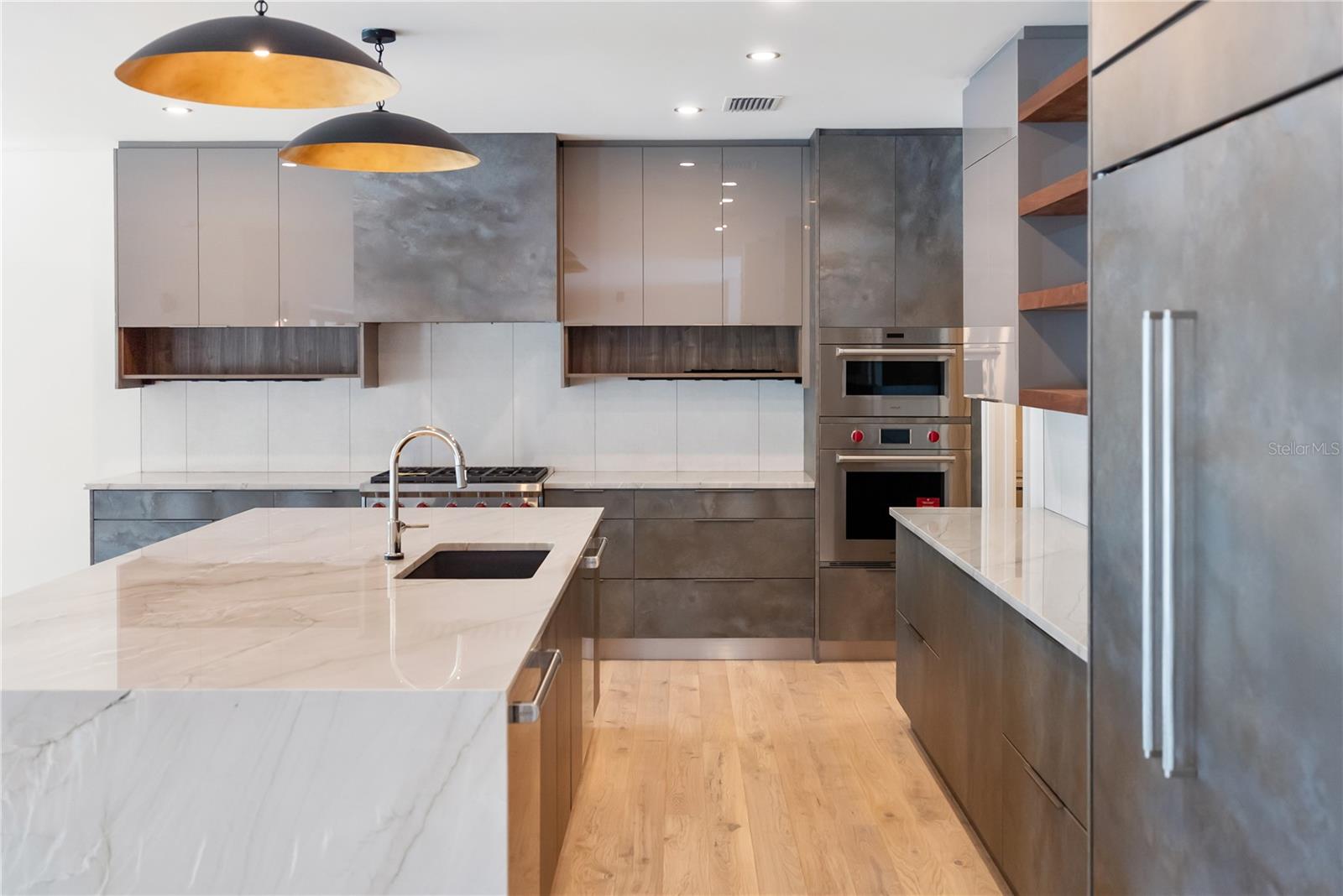 A4666725 Property Photo