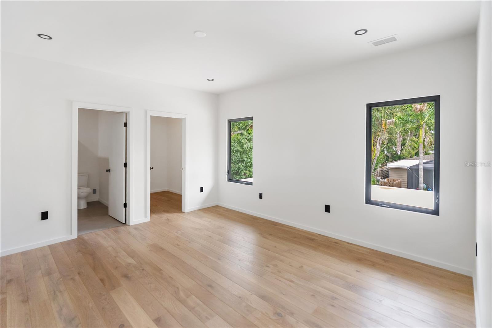 A4666725 Property Photo