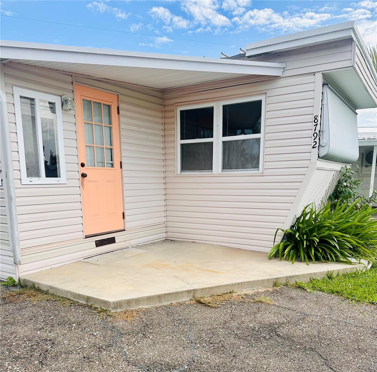 TB8432826 Property Photo