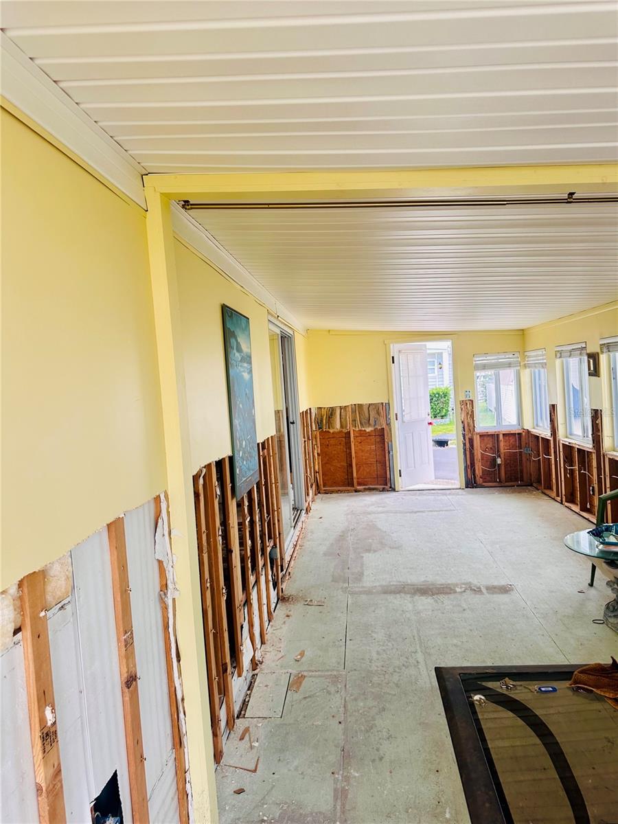 TB8432826 Property Photo