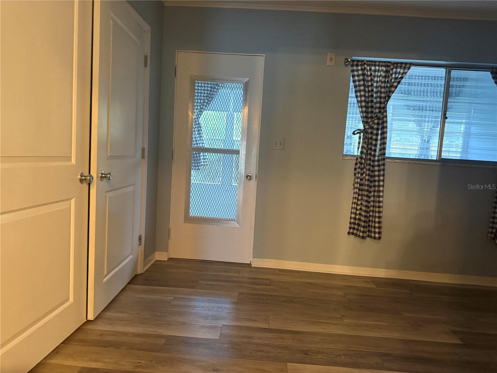 TB8432828 Property Photo