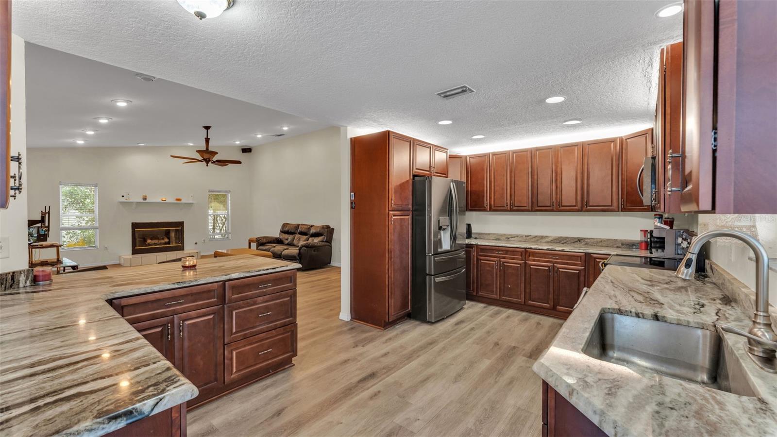 1702 SHERWOOD LAKES BLVD, LAKELAND, FL, 33809