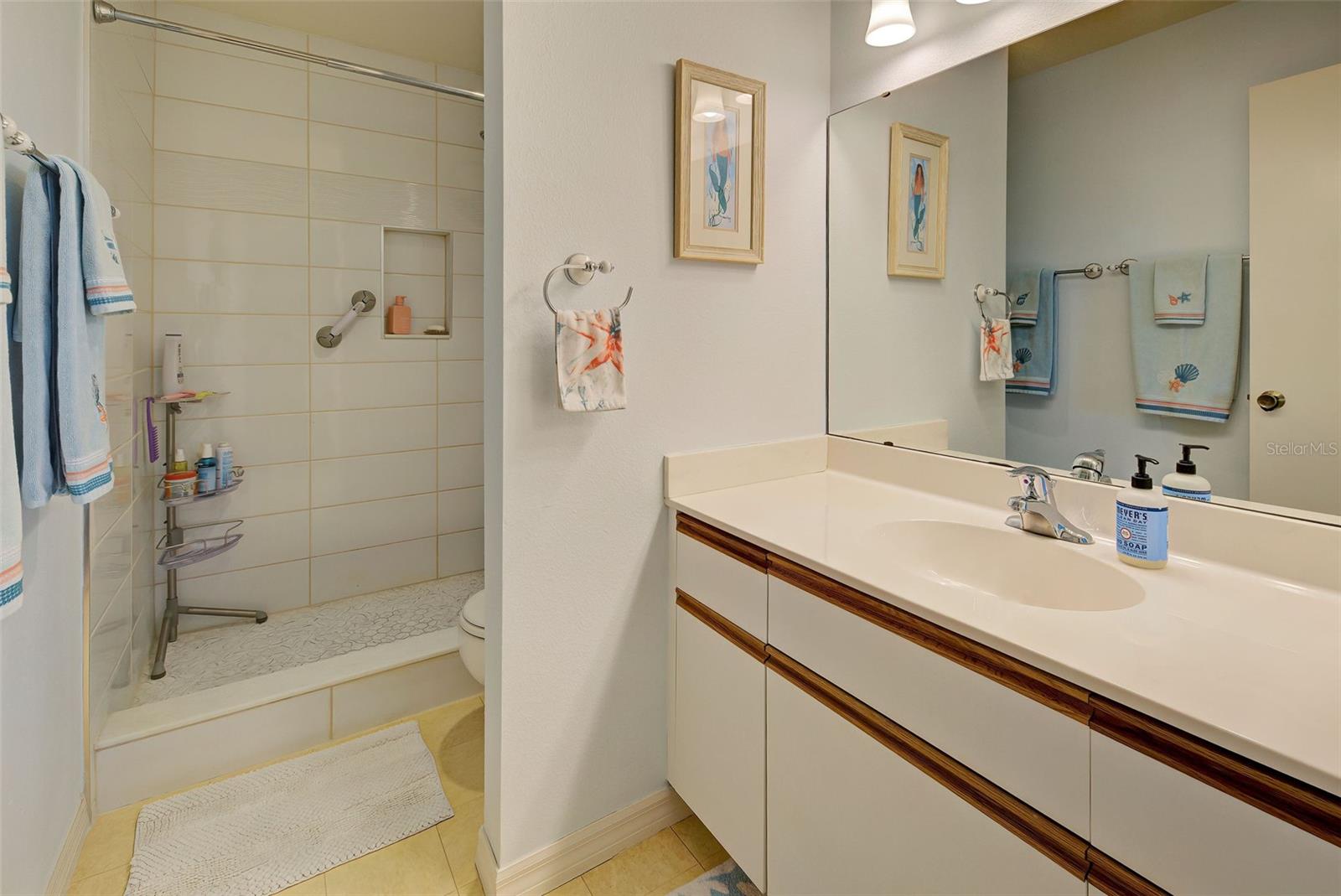 A4666762 Property Photo