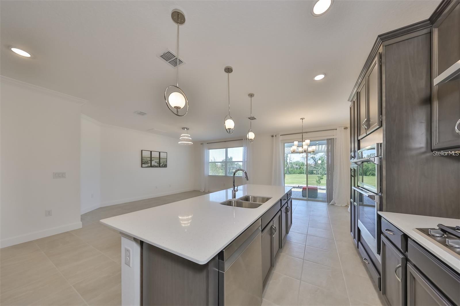 933 SIGNET DR, APOLLO BEACH, FL, 33572