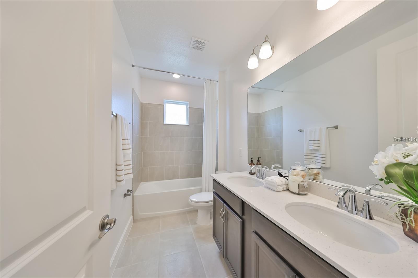 933 SIGNET DR, APOLLO BEACH, FL, 33572