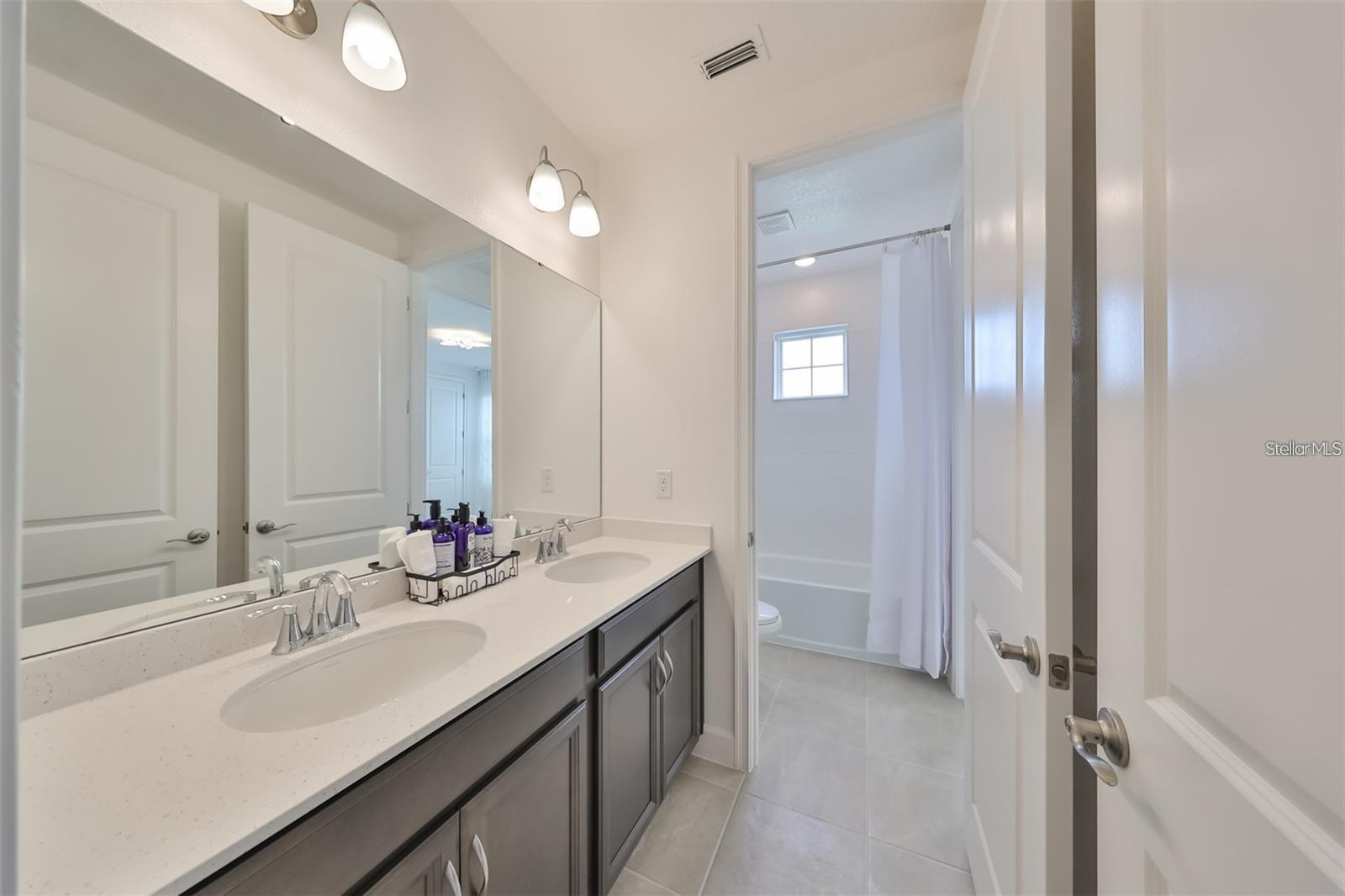 933 SIGNET DR, APOLLO BEACH, FL, 33572