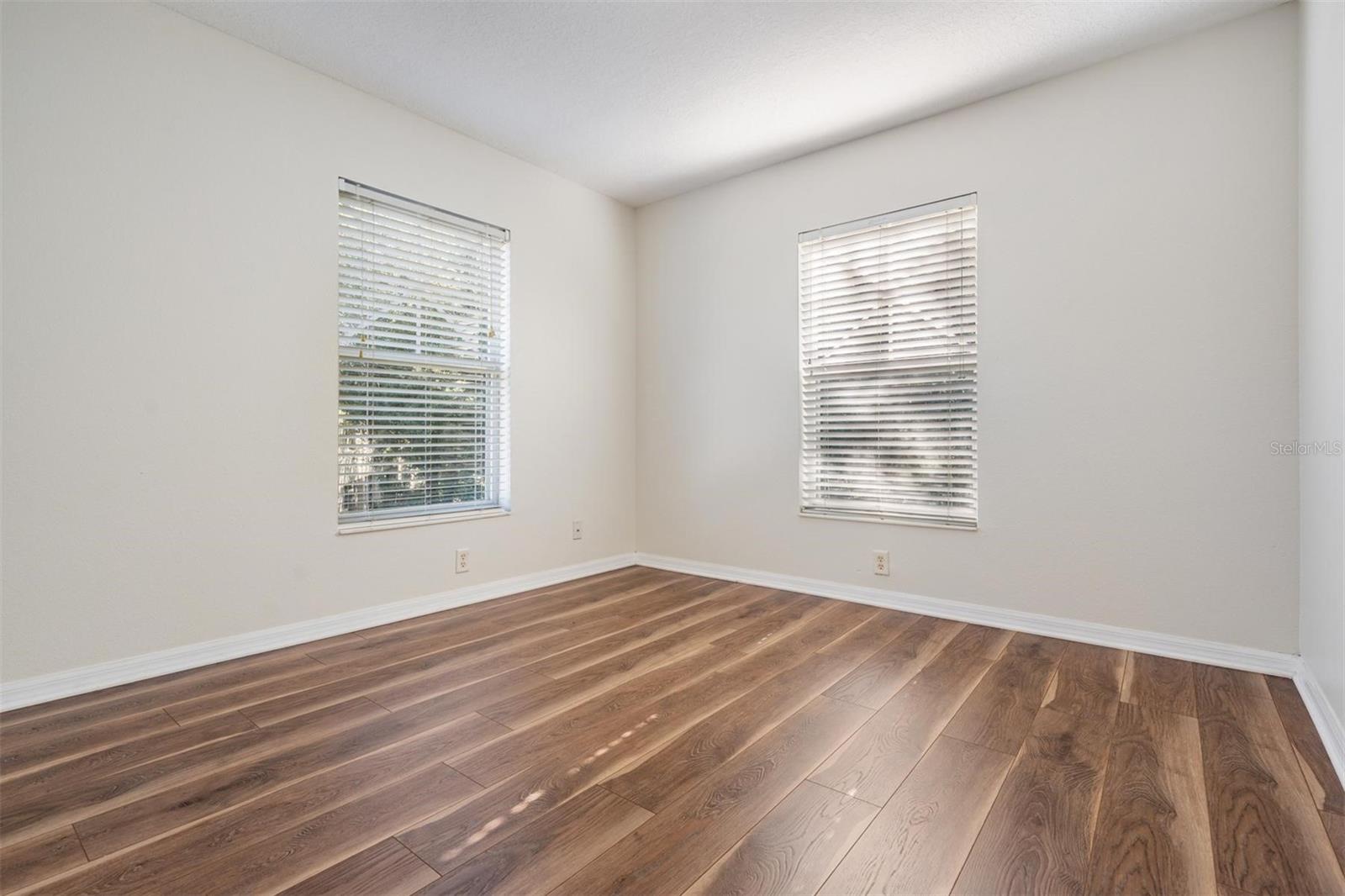 Bedroom 2 (Upstairs)