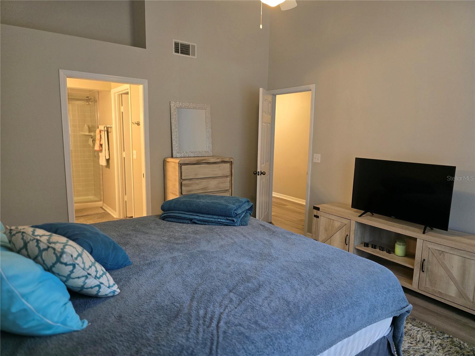 10000 SW 52ND AVE #J52, GAINESVILLE, FL, 32608